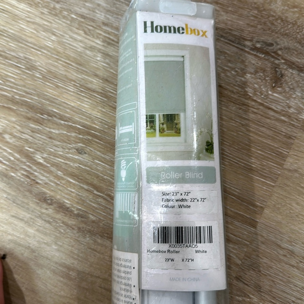 NWT home box roller blind - 23x72” fabric width 22x72” color : white